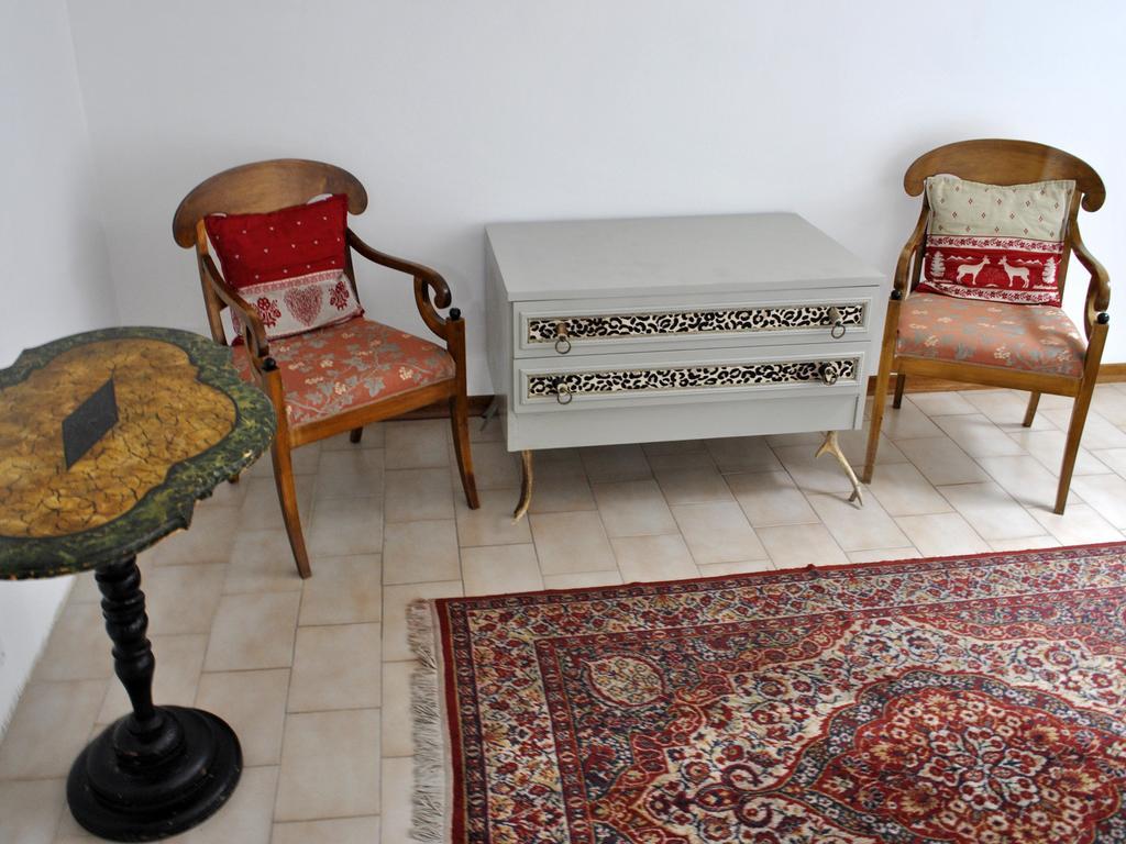Appartamenti Le Mongolfiere Malè Quarto foto